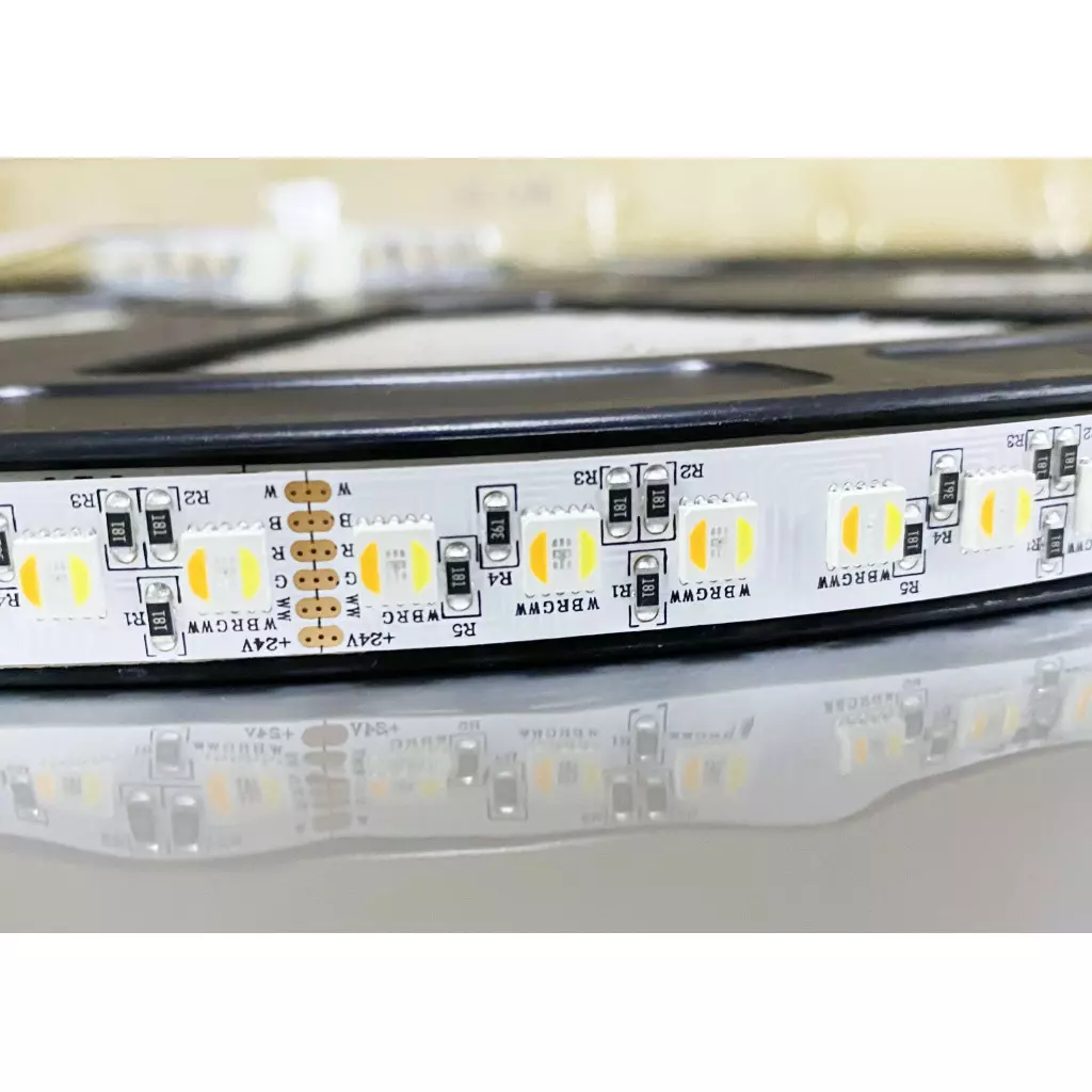 Ruban LED 96 LED/m 35W/m RGB+CCT 2400-6000K 5m