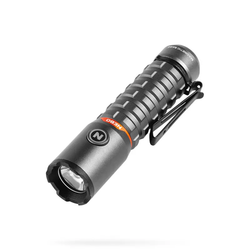 Lampe de Poche Rechargeable Torchy 2K Compacte - 2000 Lumens - Aluminium Noir IP65 - 2,5 x 10,8 cm