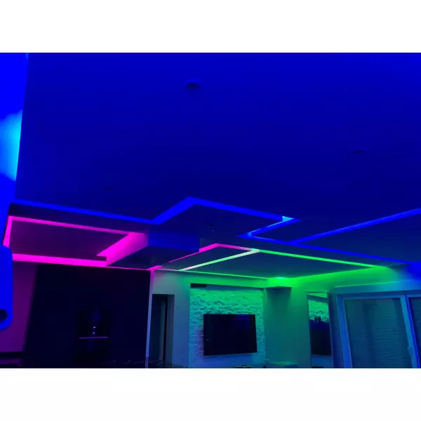 Ruban LED connecté 5m Variation de blancs, couleurs et luminosité