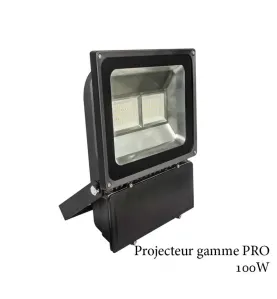 Projecteur LED 100W PRO éclairage 900W